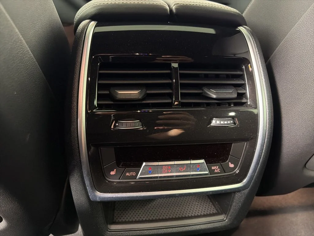 Used 2024 Black Sapphire Metallic BMW xDrive40i image 15