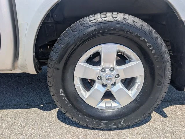 Used 2013 Silver Nissan SV image 25