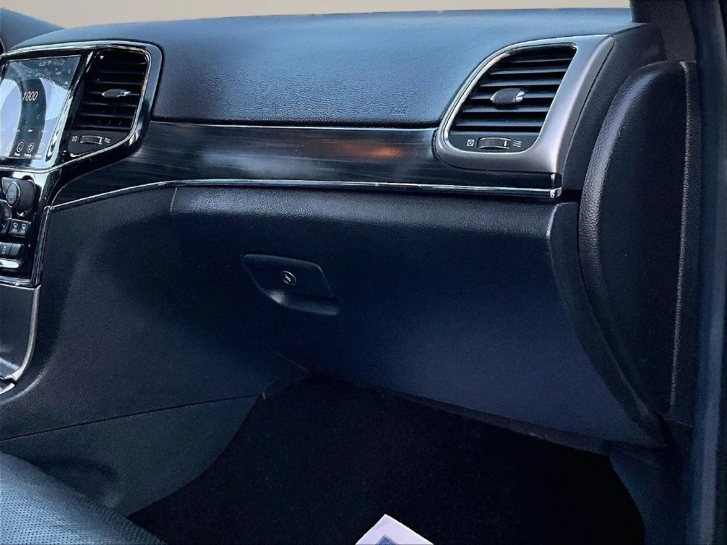 Used 2020 White Jeep Limited image 18