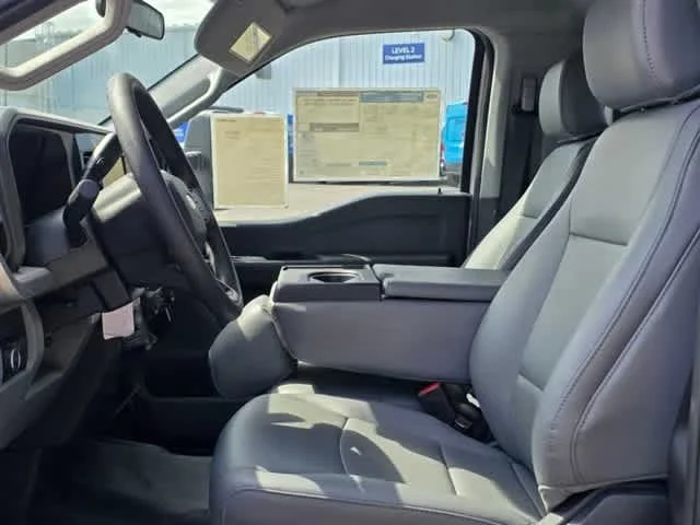 2025 Ford F-550 Super Duty Chassis Cab XL - Photo 65