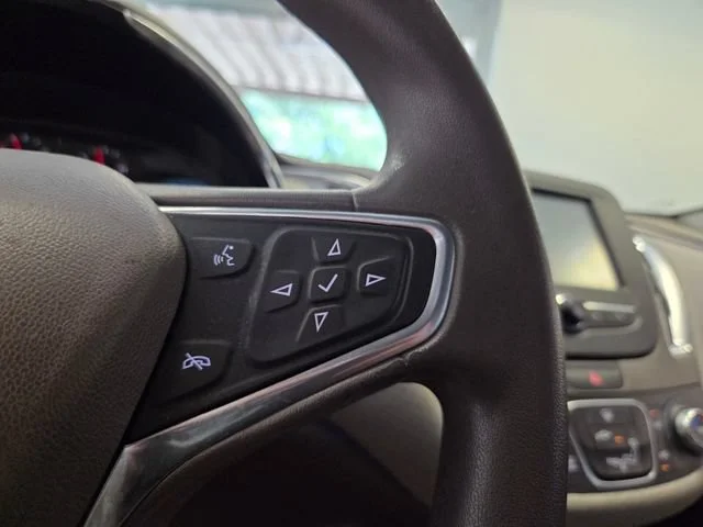 Used 2018 MOSAIC BLACK METALLIC Chevrolet LT image 26