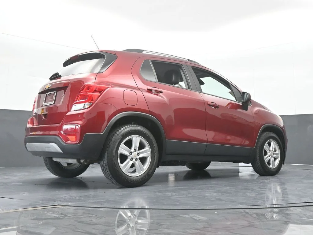 Used 2021 Crimson Metallic Chevrolet LT image 57