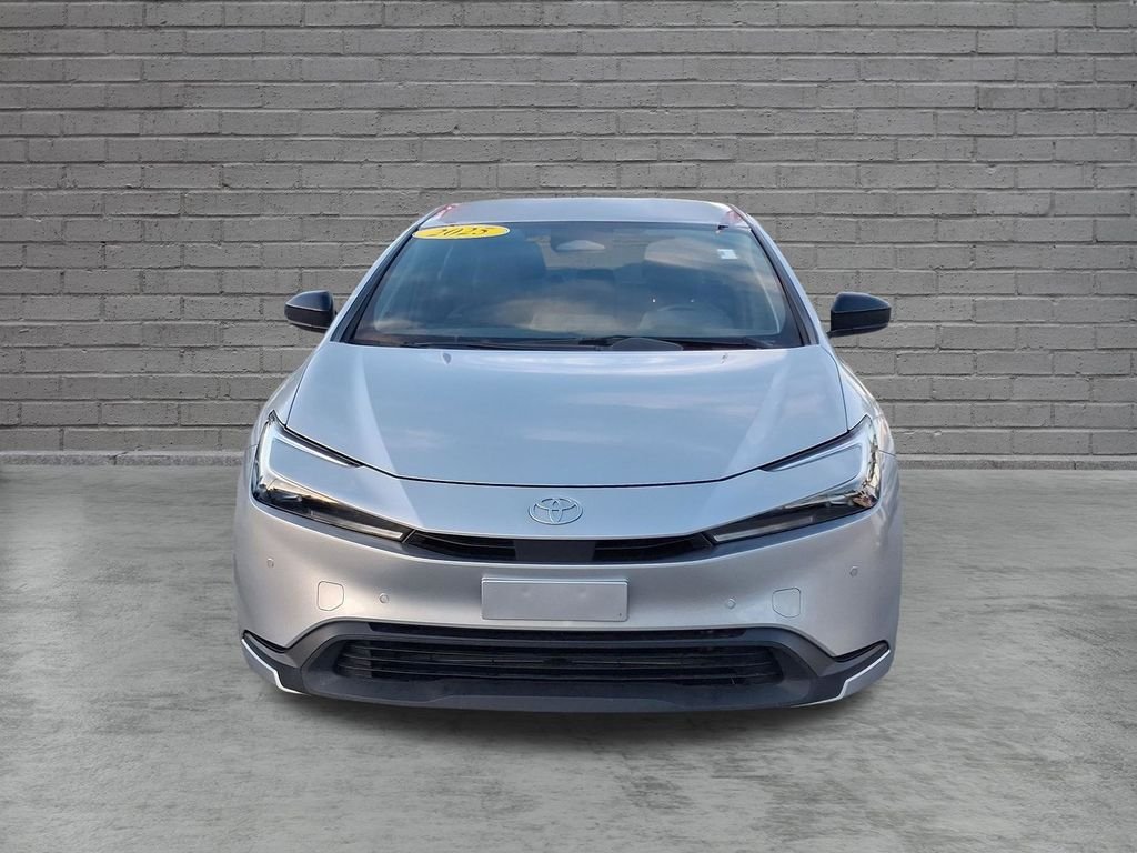 Used 2025  Toyota LE image 2