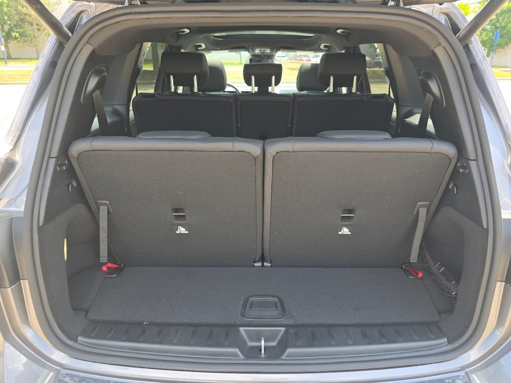 New 2026 Mountain Grey Metallic Mercedes-Benz GLB 250 image 56