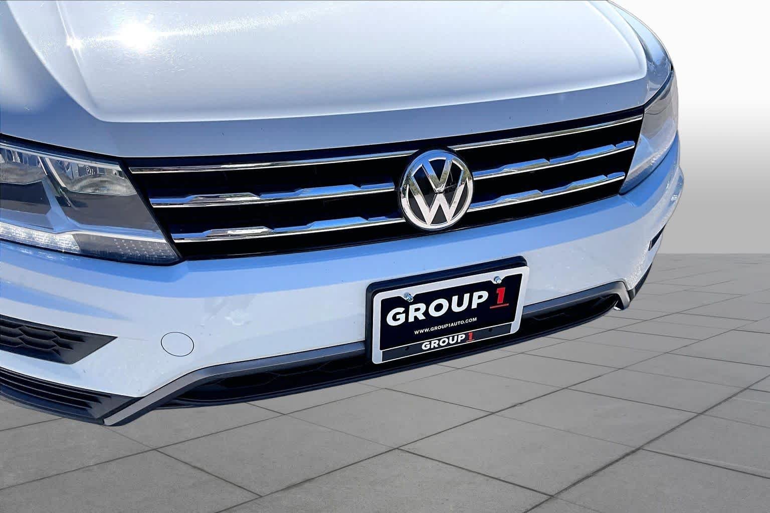 Used 2021  Volkswagen SE image 30