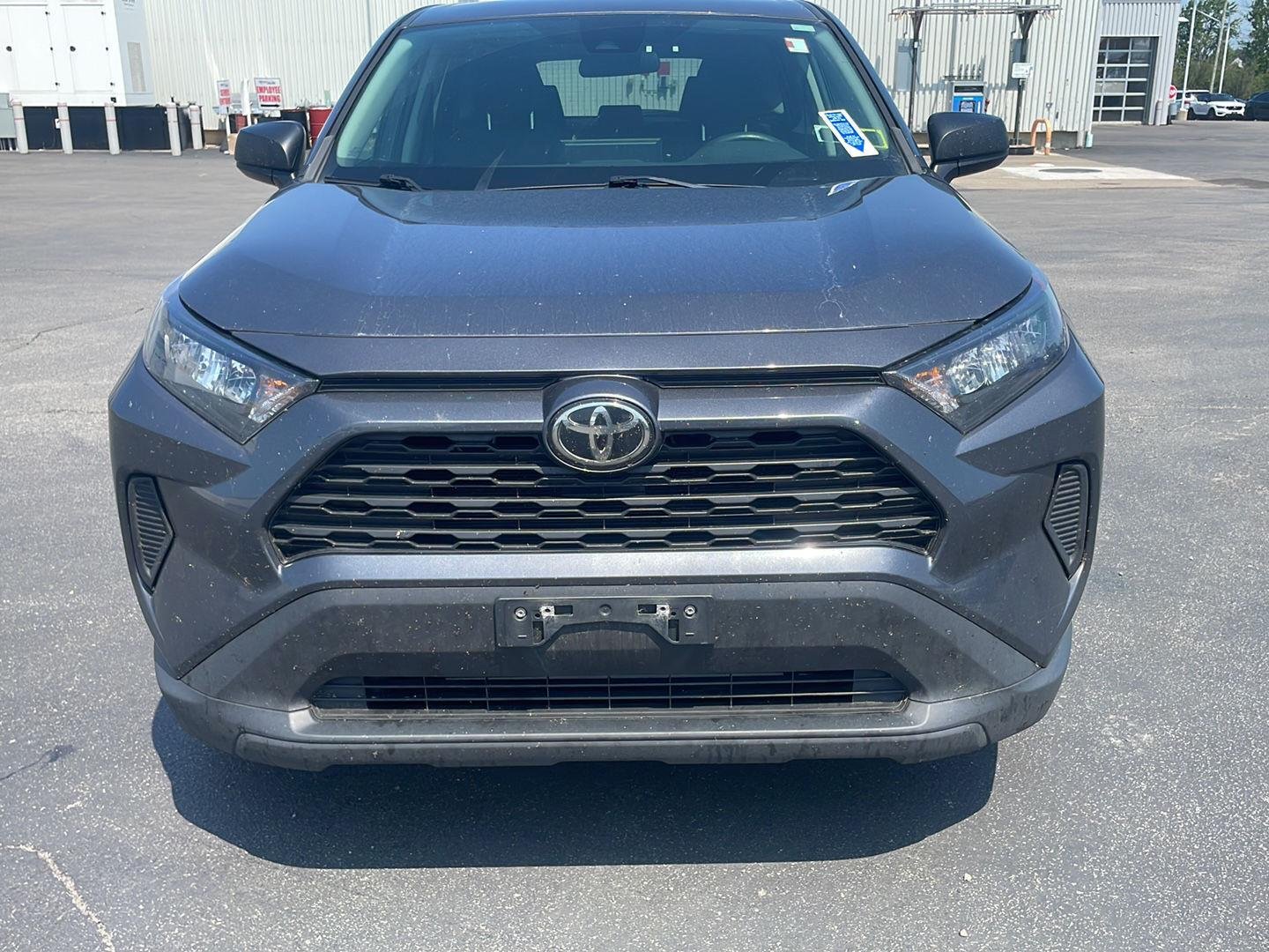 Used 2022 Magnetic Gray Metallic Toyota LE image 7