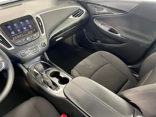 Used 2024 White Chevrolet LT image 29