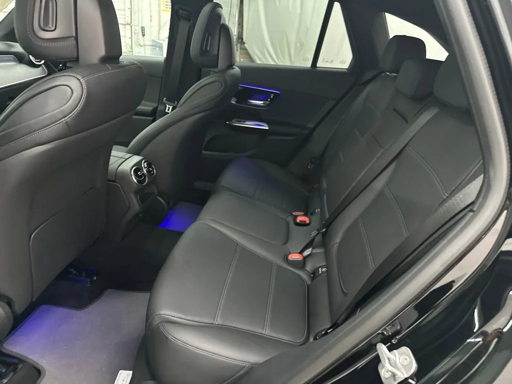 New 2026 Black Mercedes-Benz GLC 300 image 24