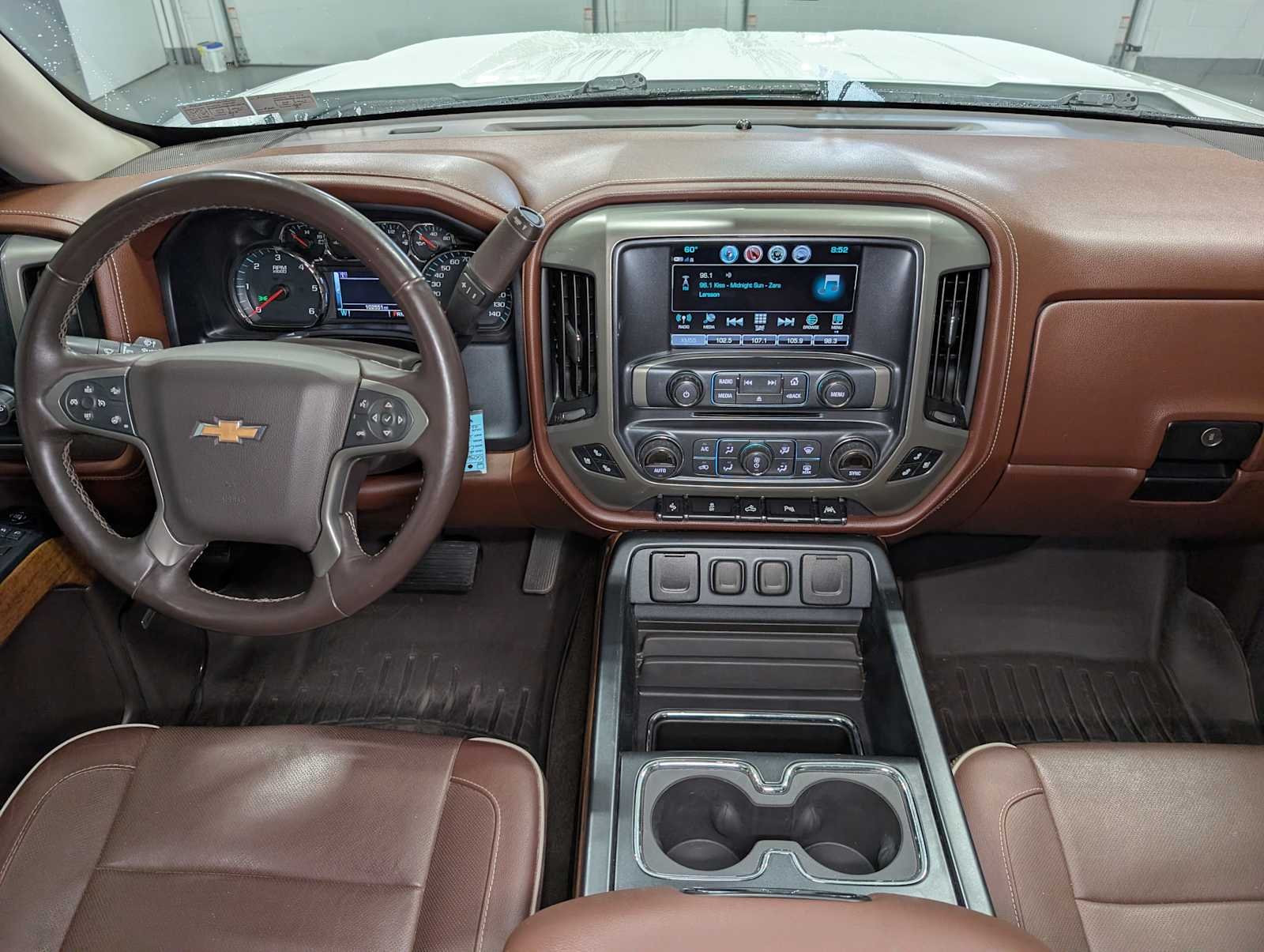 Used 2017 Iridescent Pearl Tricoat Chevrolet High Country image 19