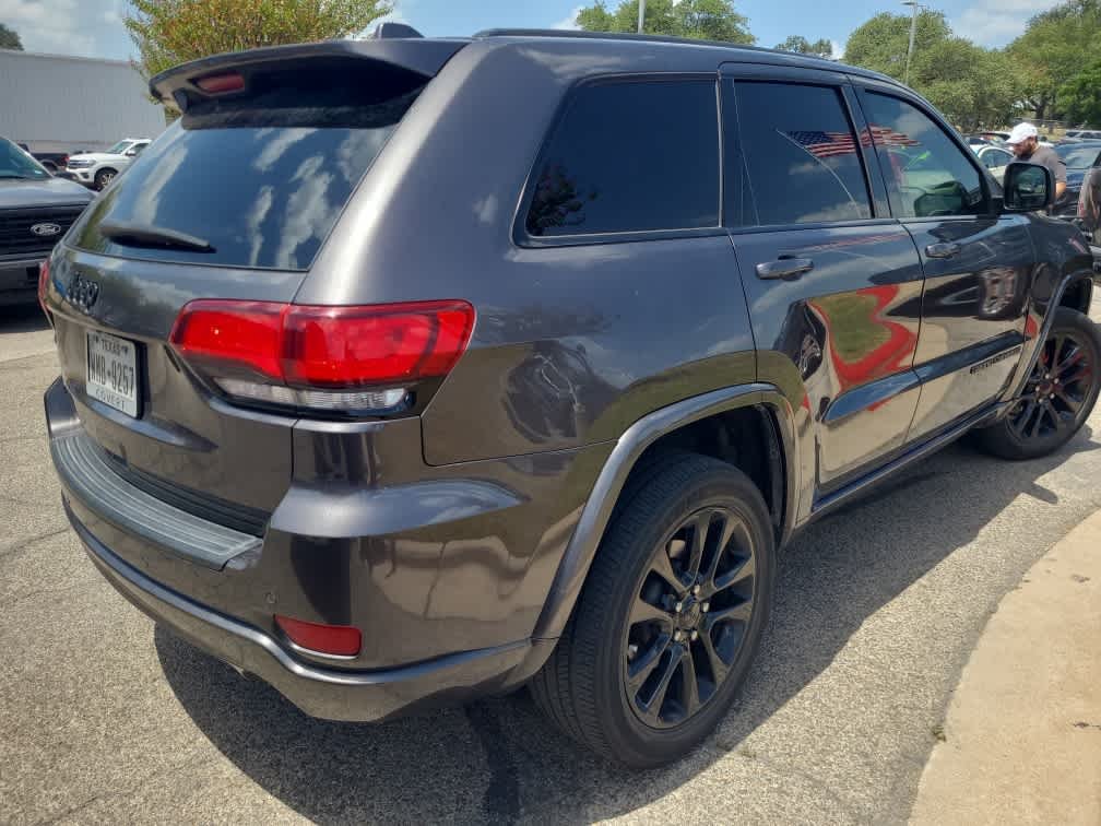 Used 2021 Granite Crystal Metallic Clearcoat Jeep Laredo X image 4