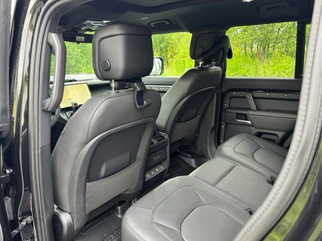 New 2026 Santorini Black Land Rover X-Dynamic SE image 12