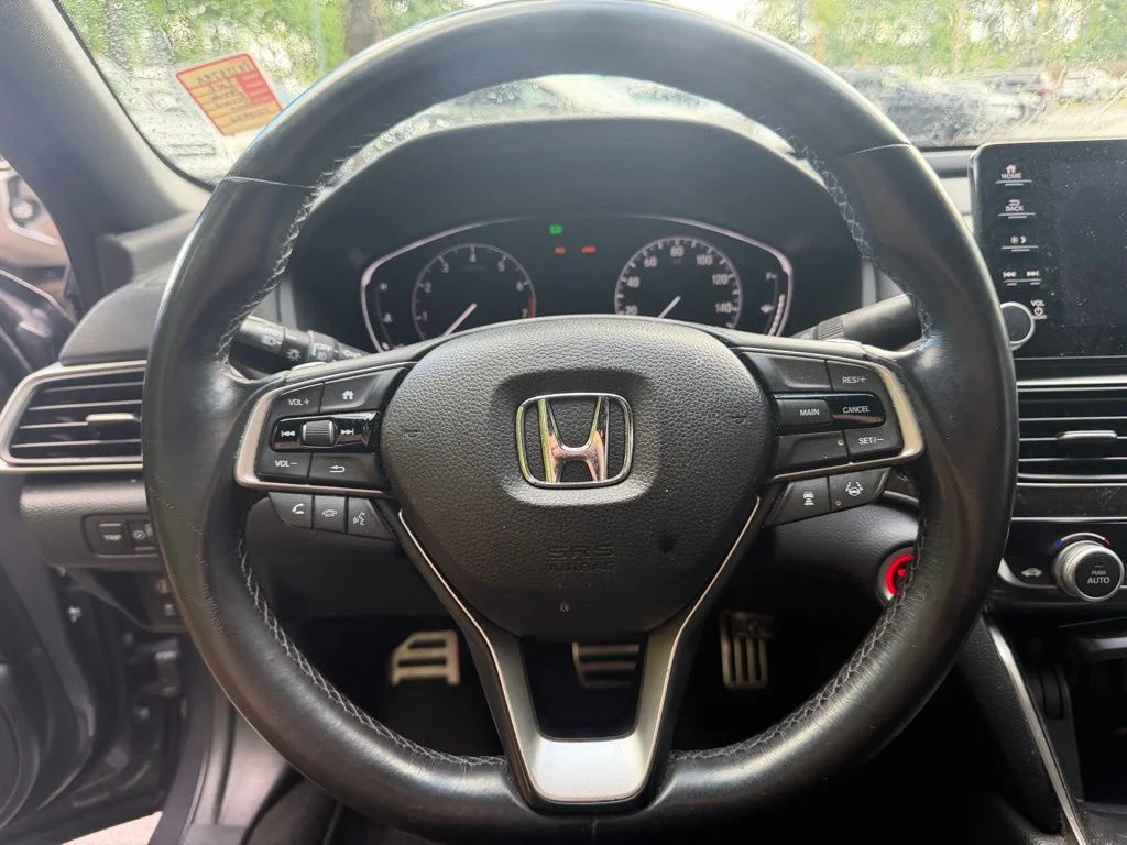 Used 2018  Honda Sport image 16