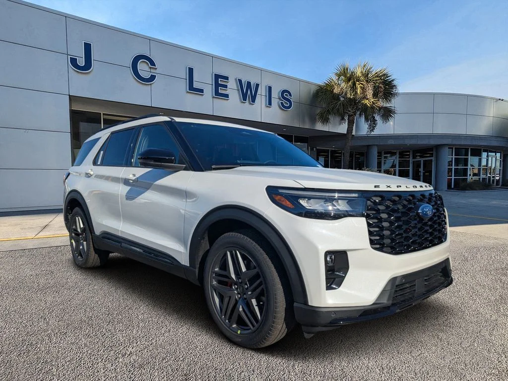 New 2026 Star White Metallic Tri-Coat Ford ST image 1