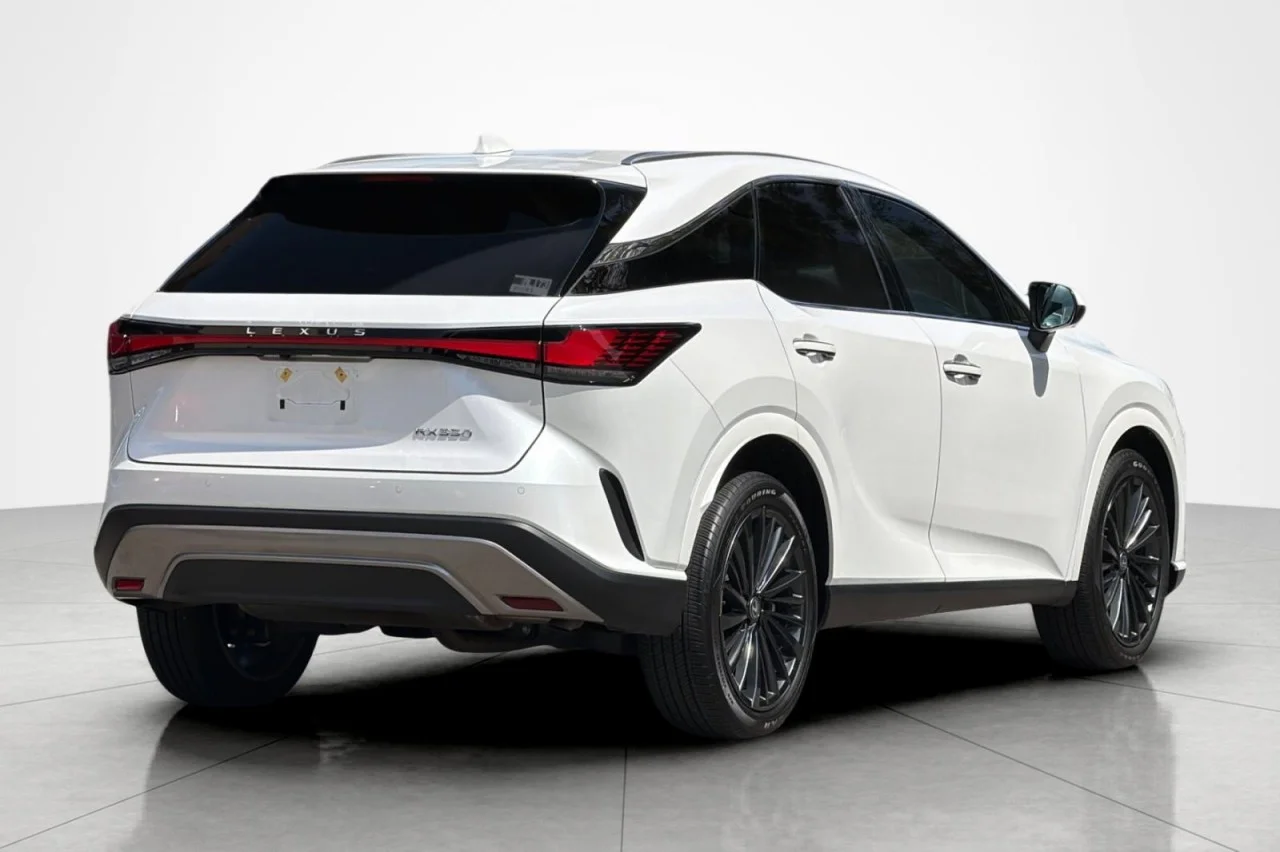 Used 2024  Lexus RX 350 image 5
