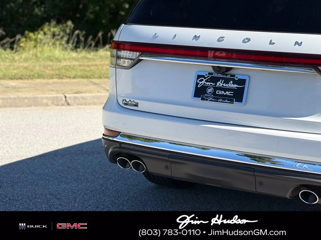 Used 2020 White Lincoln Reserve image 16