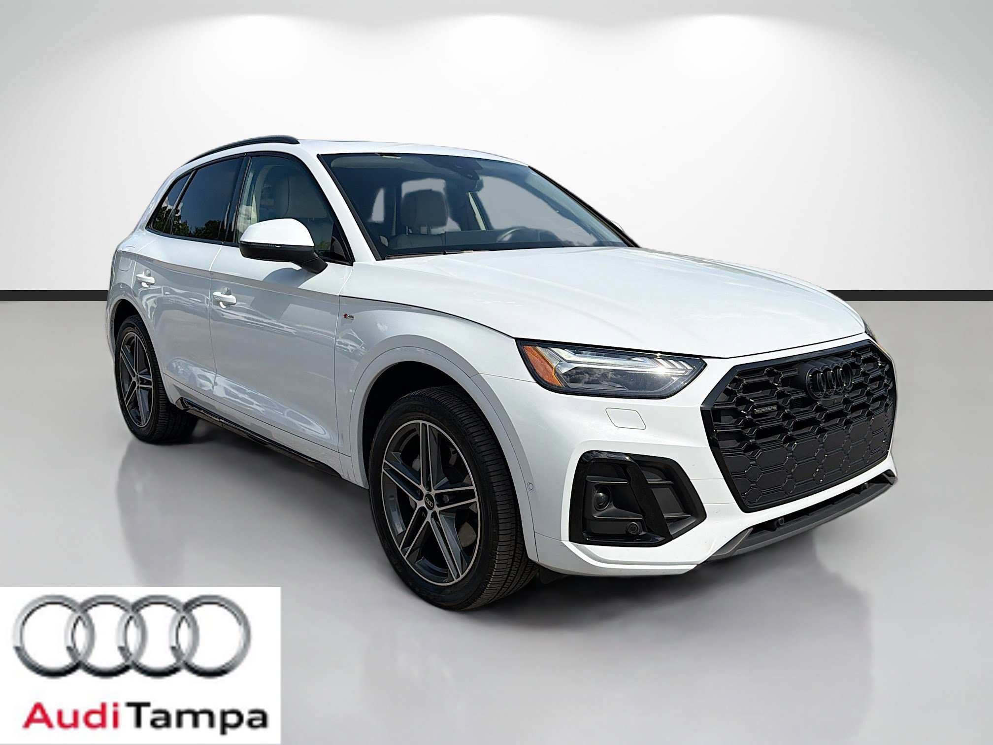 2023 Audi Q5 55 e Prestige's photo