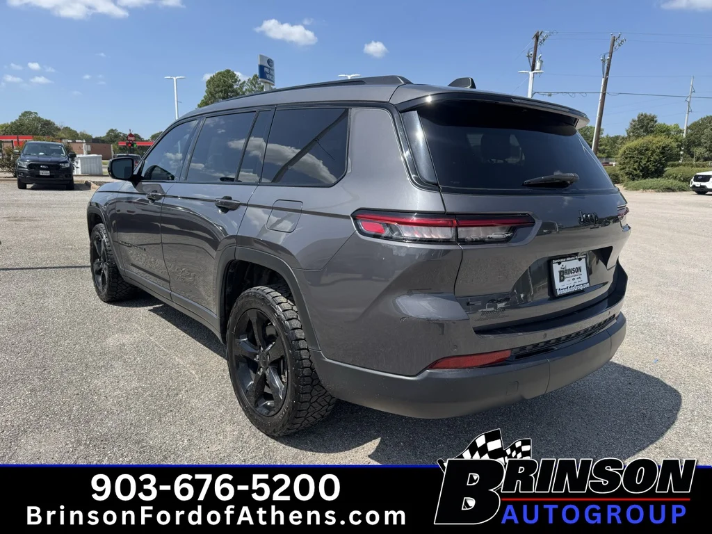 Certified Used 2023 Baltic Gray Metallic Clearcoat Jeep Altitude image 7