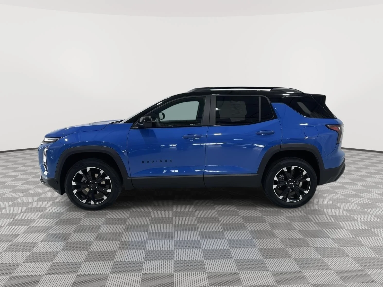 Used 2025 Reef Blue Metallic Chevrolet RS image 2