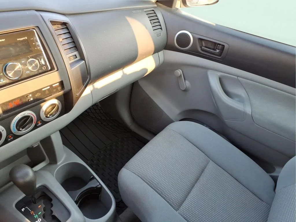 Used 2009 Beige Toyota  image 20