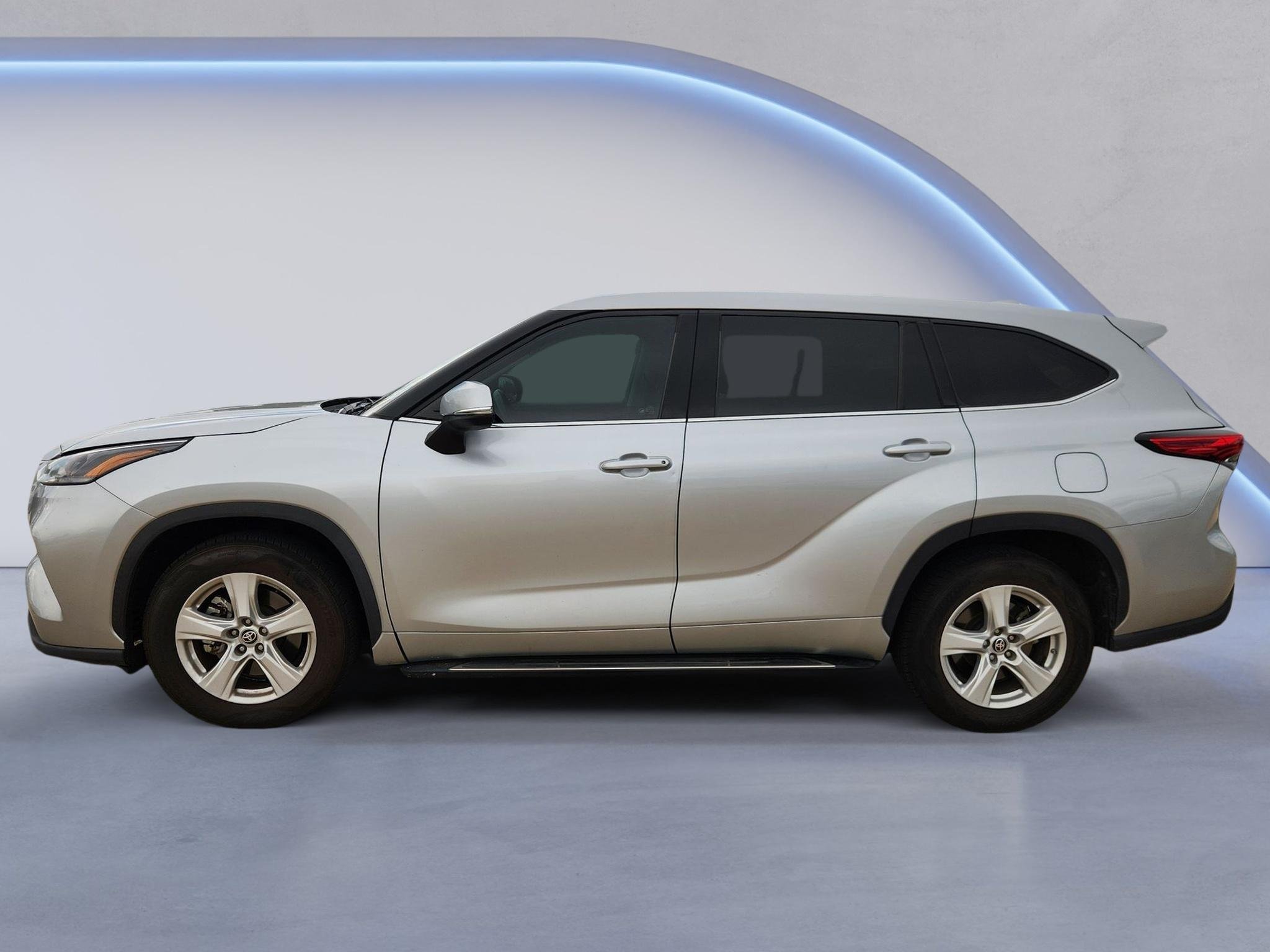 Used 2021 Celestial Silver Metallic Toyota LE image 5