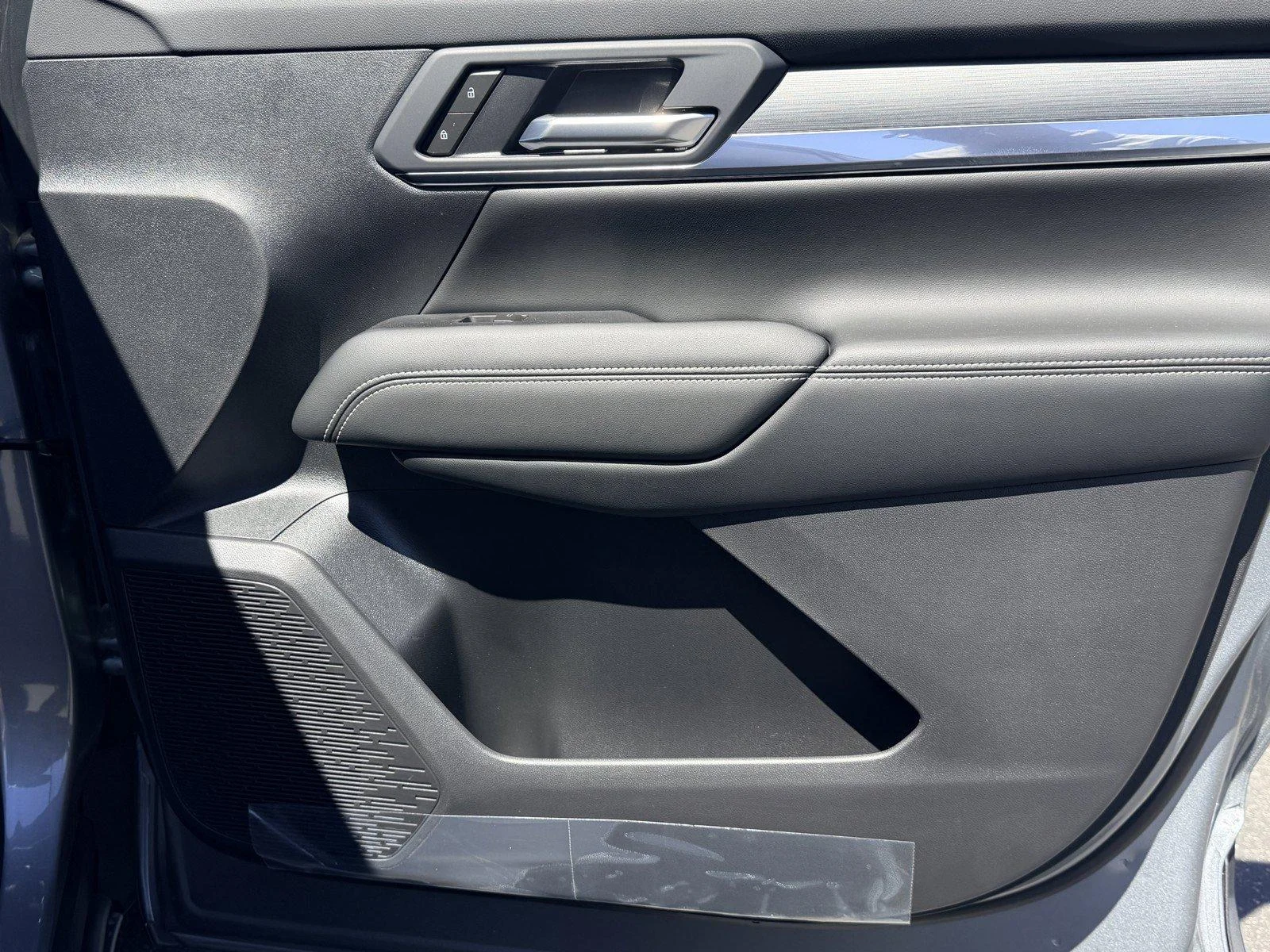 New 2026 Sterling Metallic GMC Elevation image 9