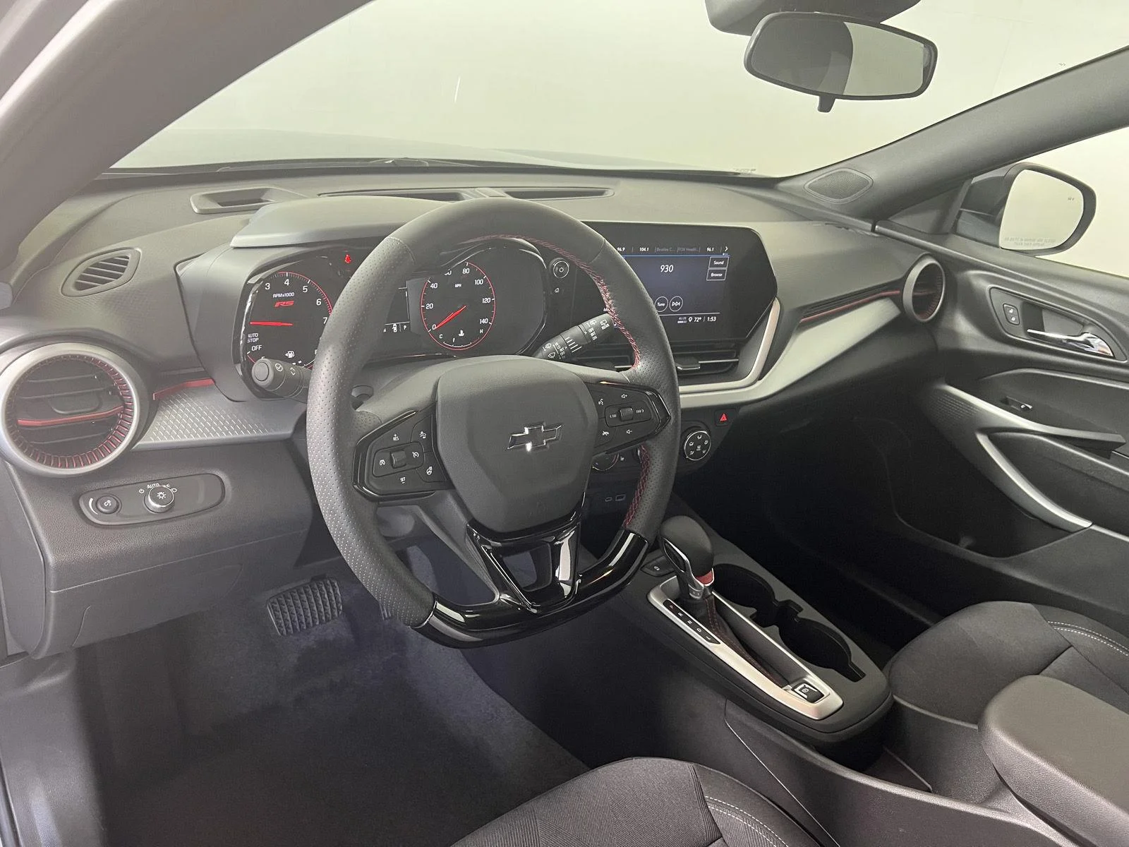 Used 2025 Sterling Gray Metallic Chevrolet 1RS image 3
