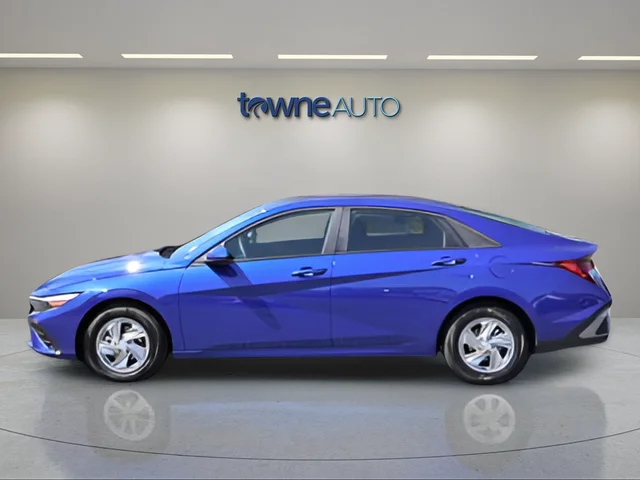 Used 2026 Blue Hyundai SE image 3