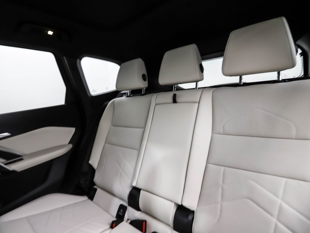 Used 2026 White Metallic BMW xDrive28i image 24