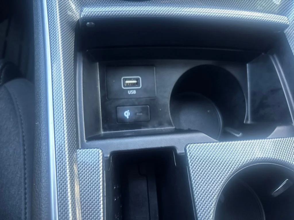Used 2023 White Hyundai SEL image 17