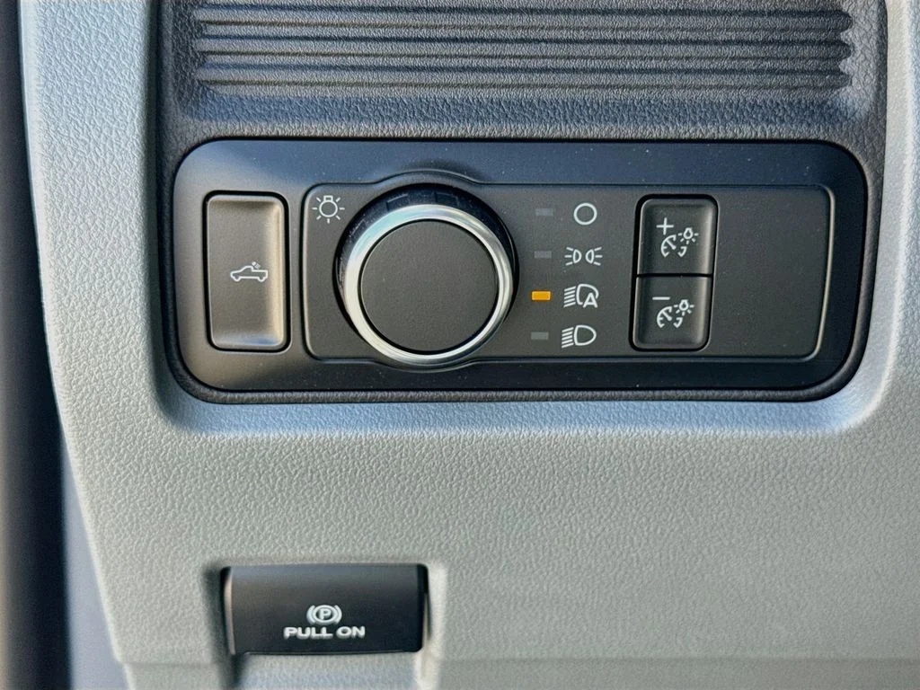 New 2026 Oxford White Ford F-250® XL image 10
