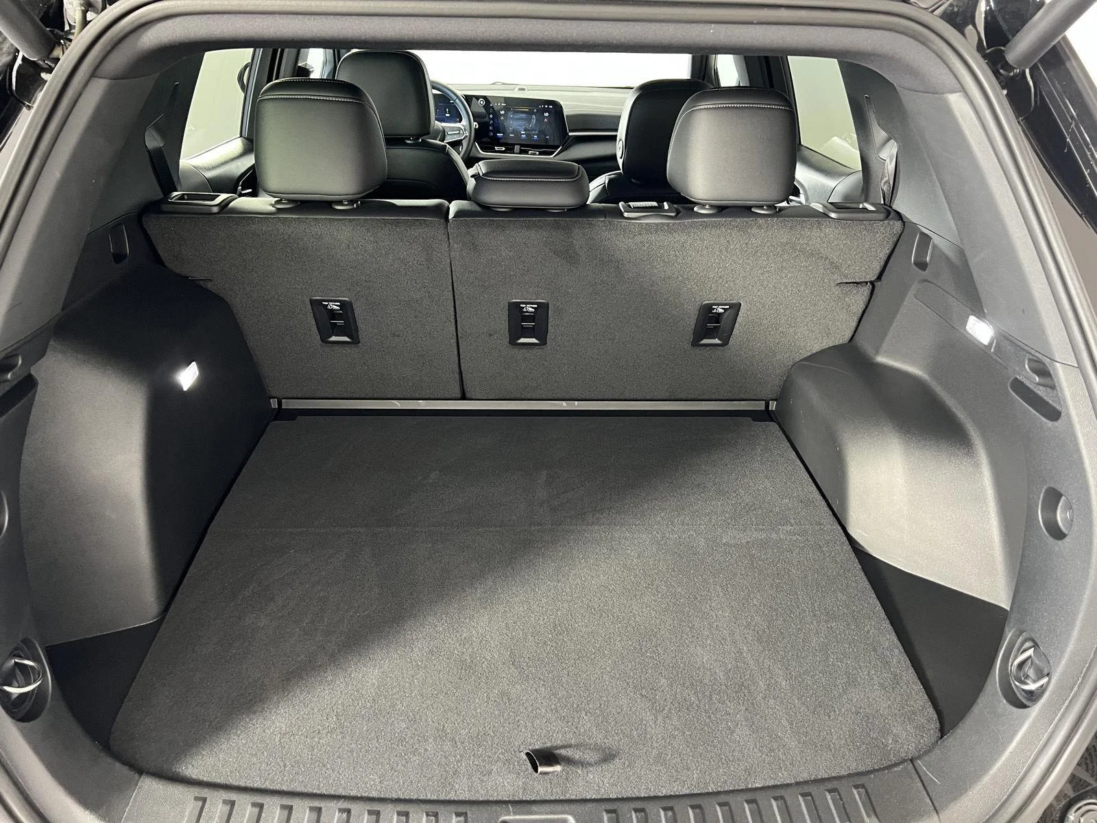 New 2026 Mosaic Black Metallic Chevrolet LT image 28