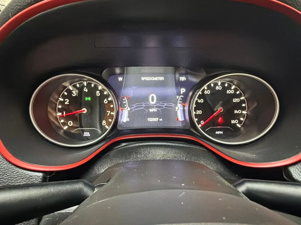 Used 2019 White Clearcoat Jeep Trailhawk image 25