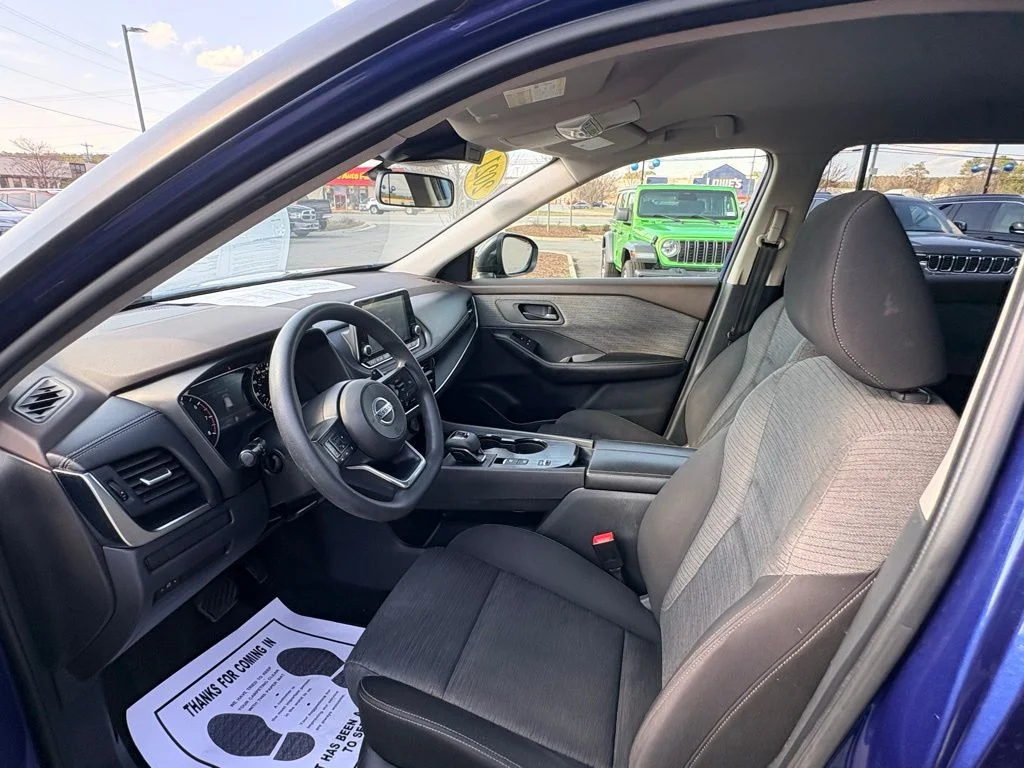 Used 2021 Blue Nissan S image 19