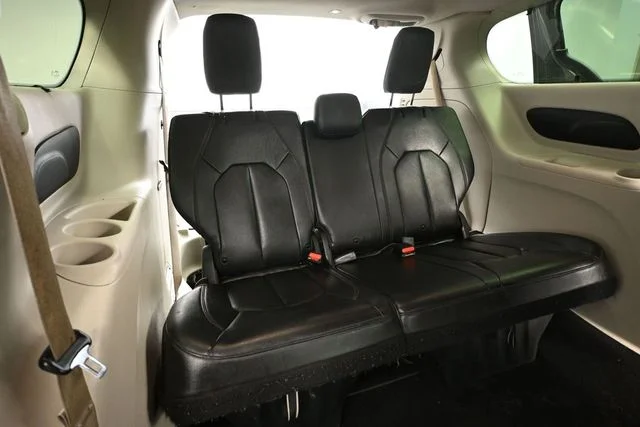 Used 2020 Gray Chrysler Touring L image 30