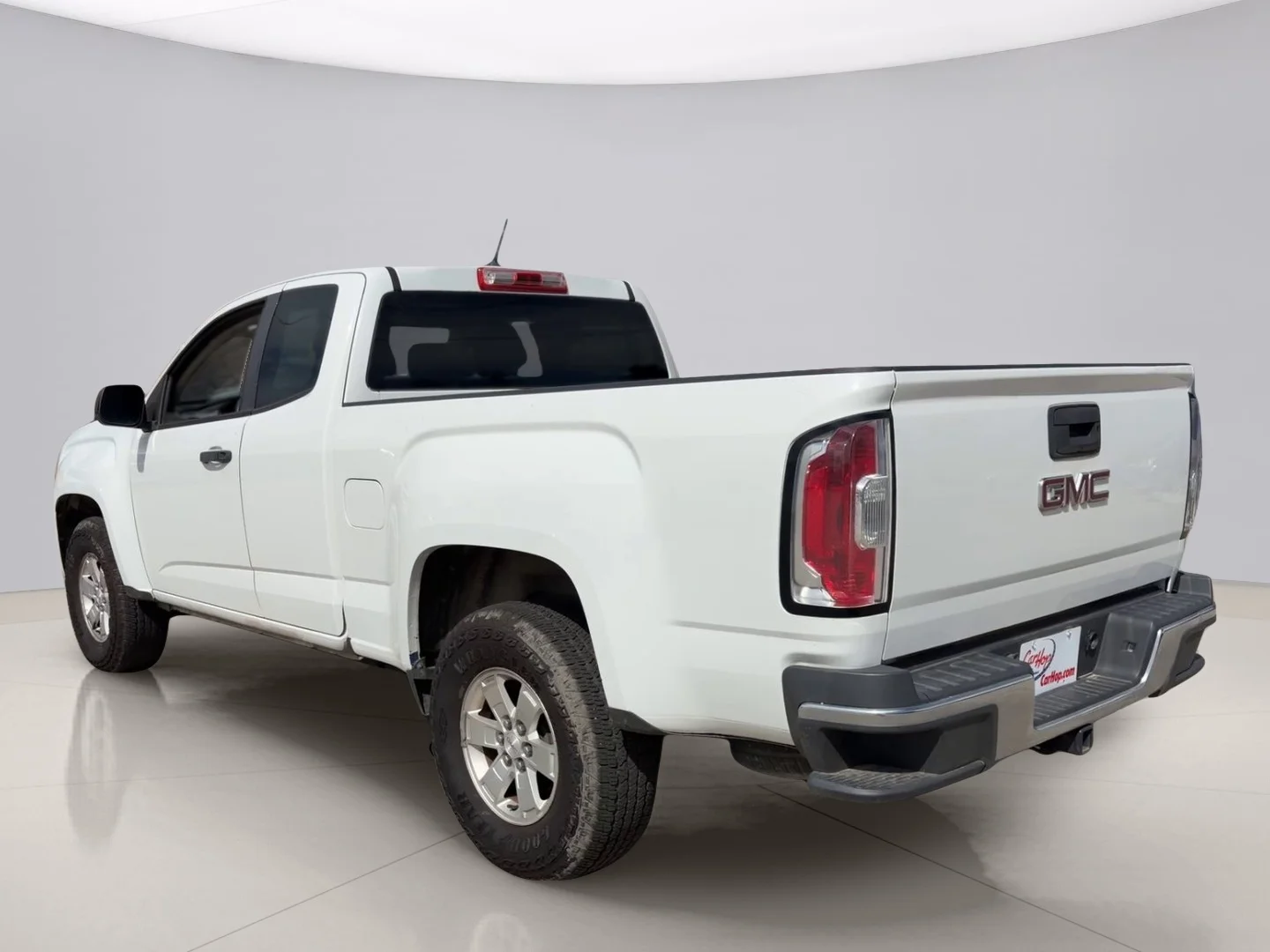 Used 2018 White Gmc BASE image 3