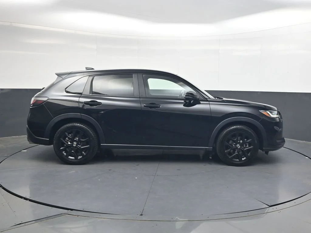 Used 2025  Honda Sport image 3