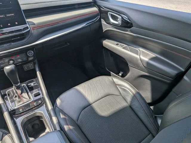 Used 2025 Silver Jeep Trailhawk image 17