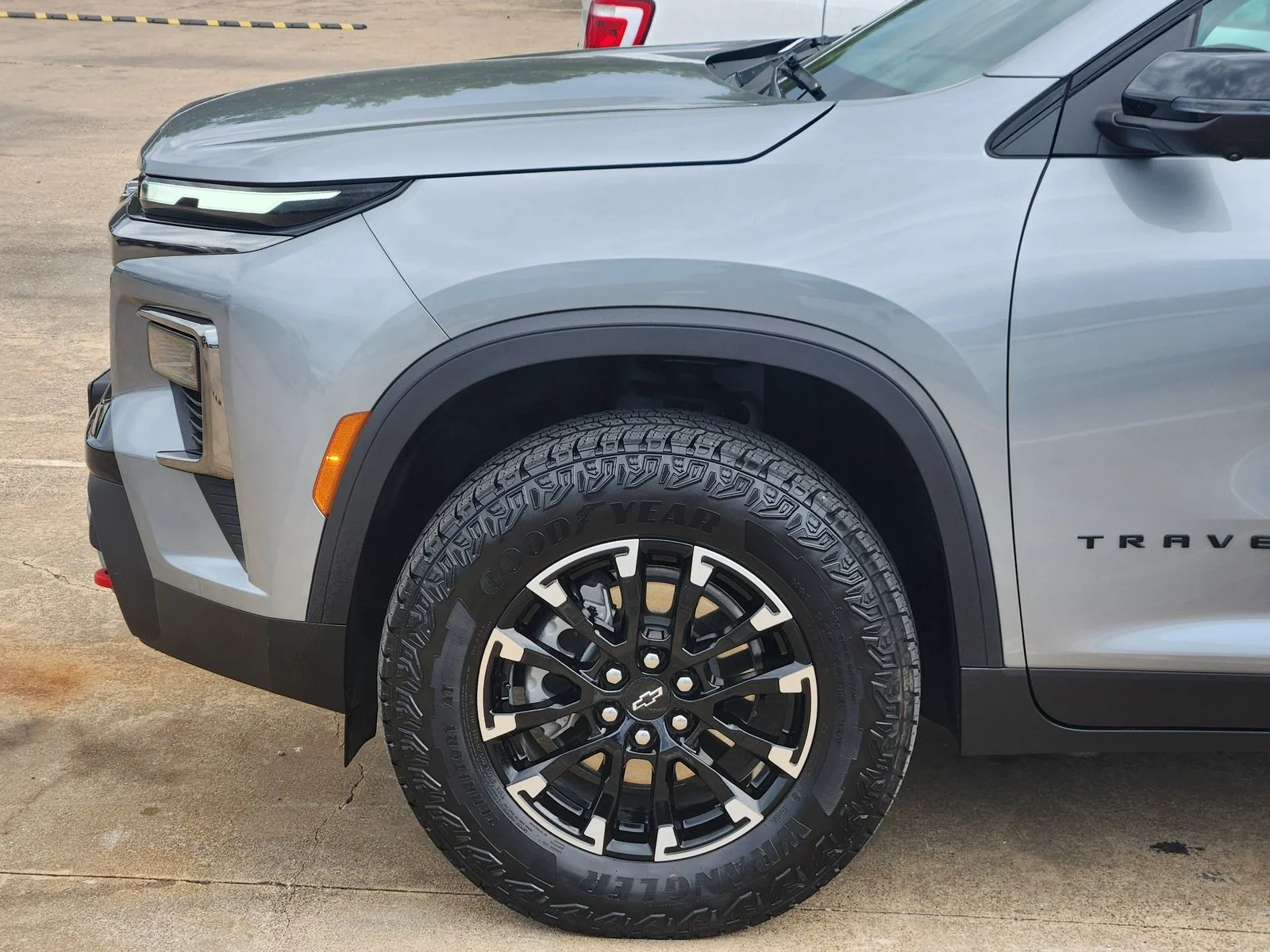 Used 2025 Gray Chevrolet Z71 image 8
