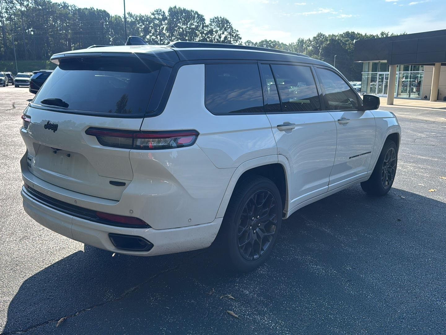 Used 2025 Bright White Clearcoat Jeep Summit Reserve image 3