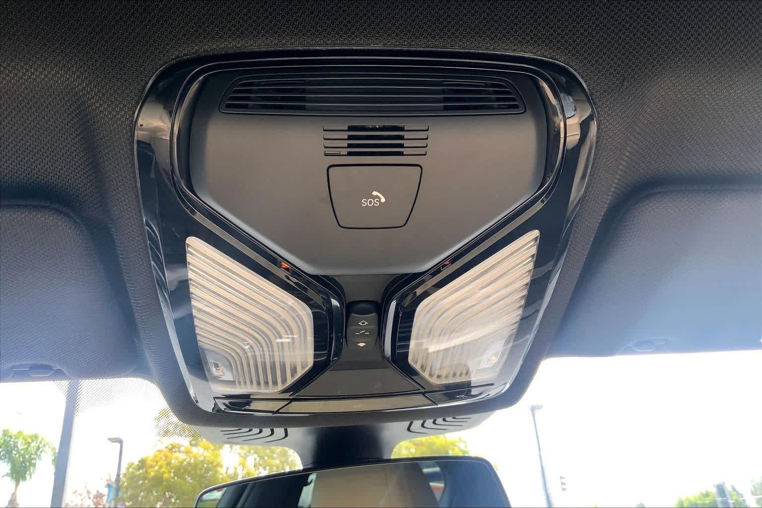 Used 2019 Mineral White Metallic BMW 530i image 31