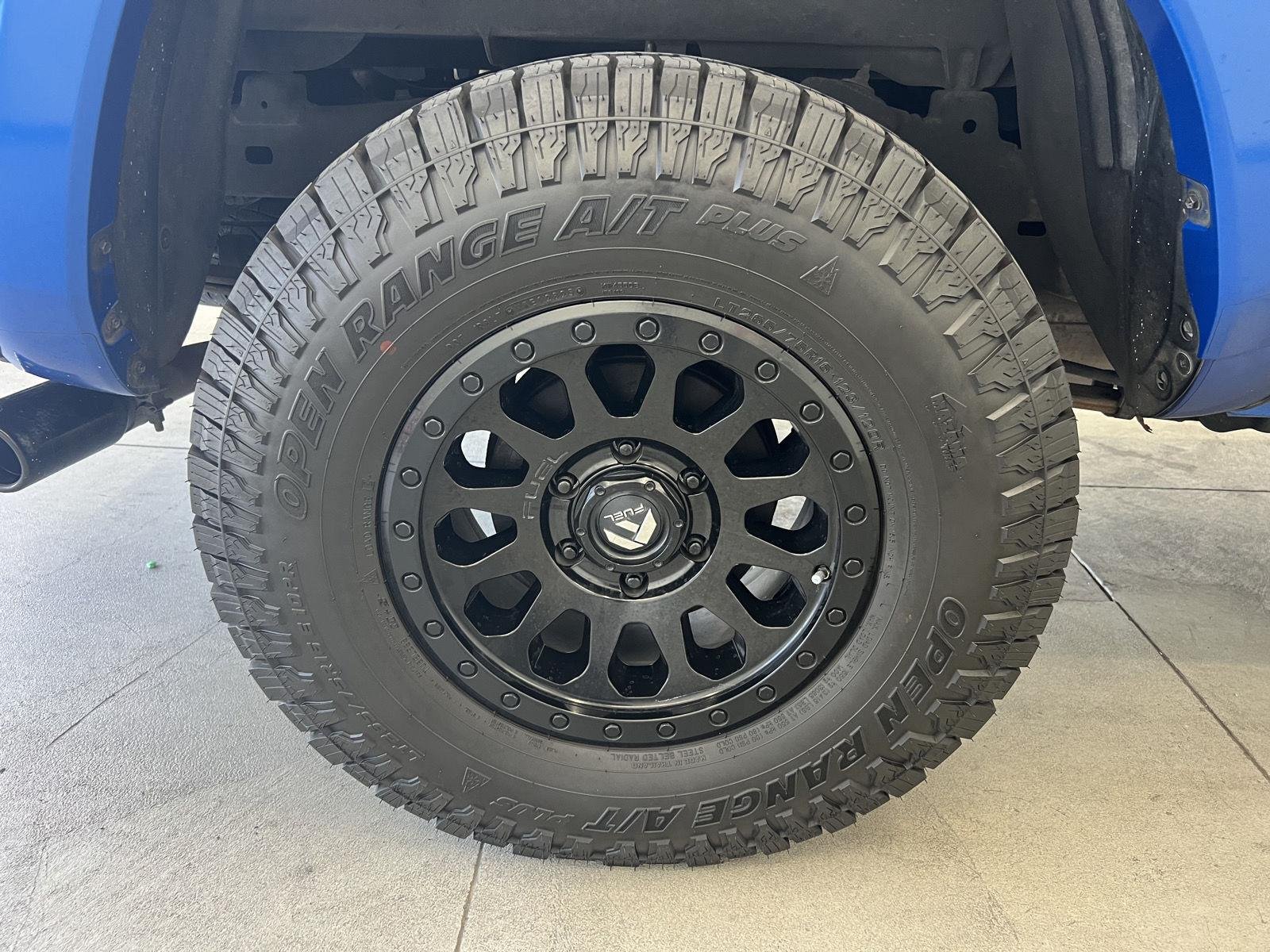 Used 2018 Blazing Blue Pearl Toyota SR5 V6 image 9