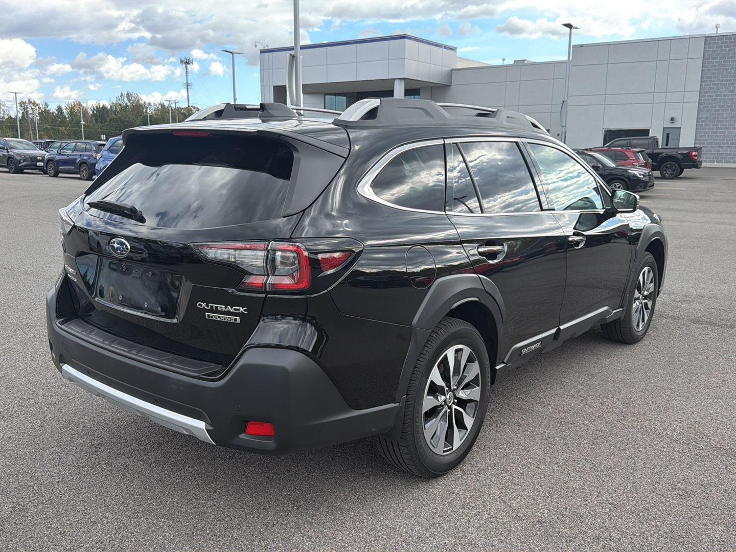 Used 2023 Crystal Black Silica Subaru Touring image 3