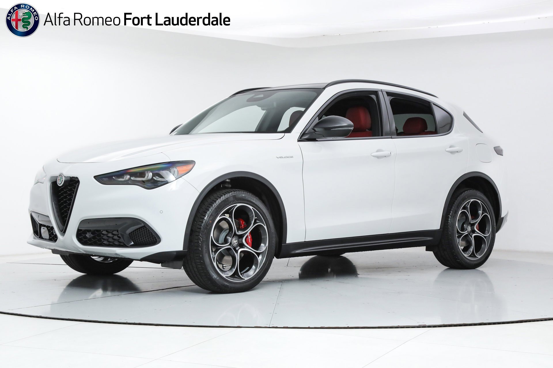 2025 Alfa Romeo Stelvio Stelvio AWD's photo