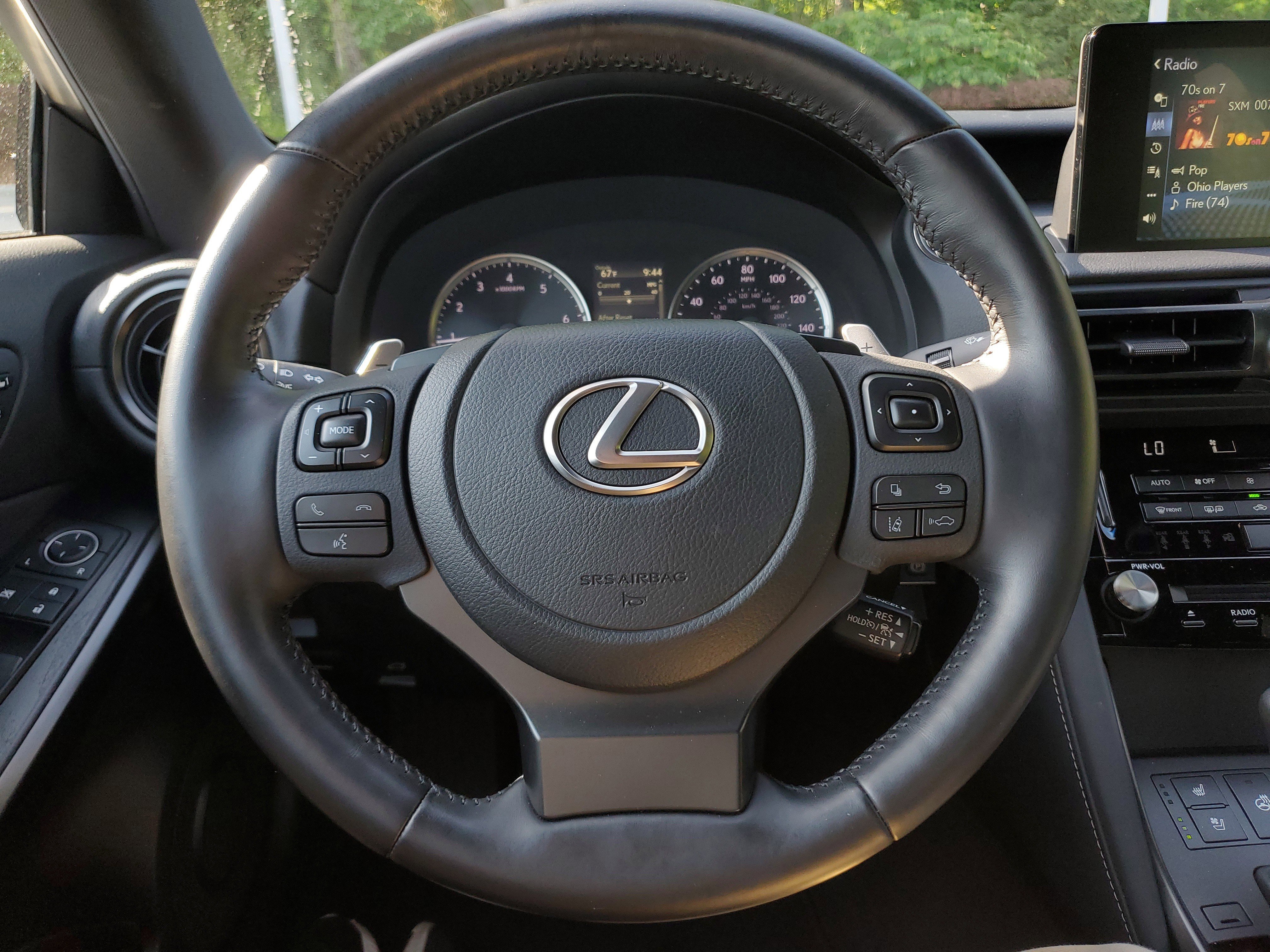 Used 2023  Lexus 300 image 18