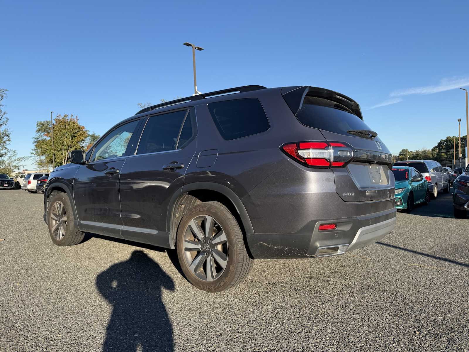 Used 2024 Modern Steel Metallic Honda Touring image 3