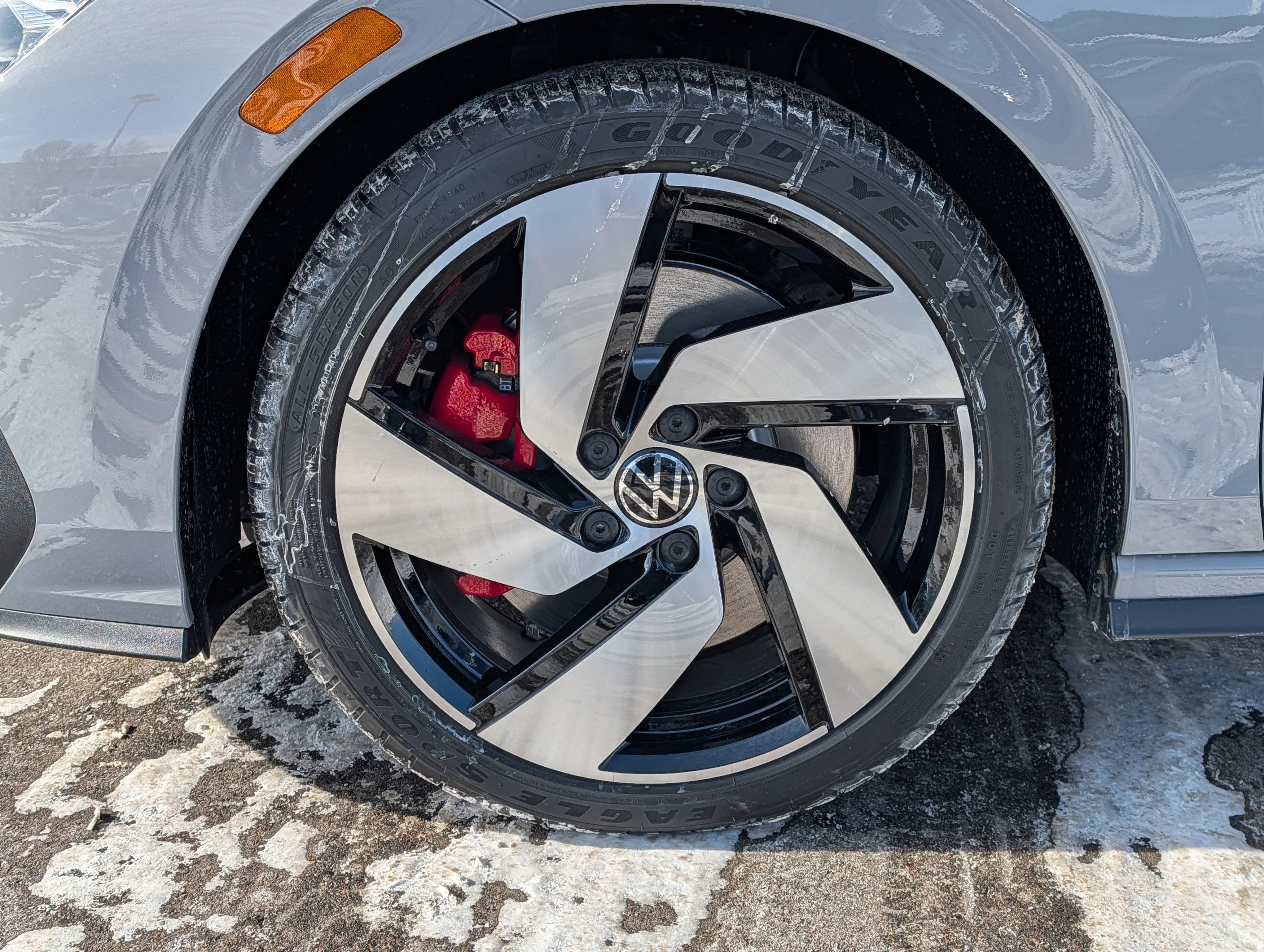 New 2026 Moonstone Gray Volkswagen S image 5