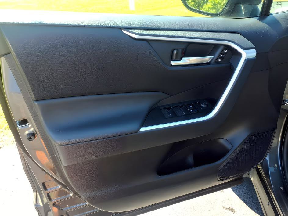 Used 2024 Magnetic Gray Metallic Toyota XLE Premium image 18
