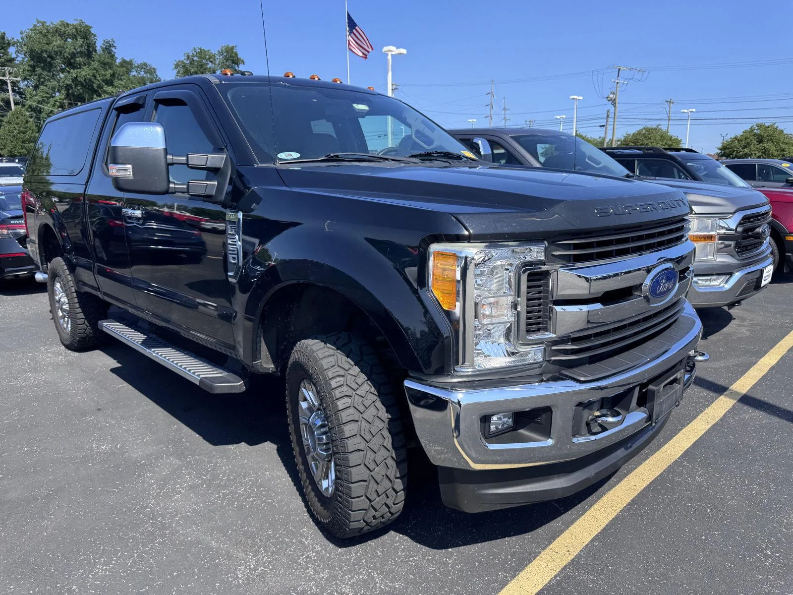 Used 2017 Shadow Black Ford XLT image 3