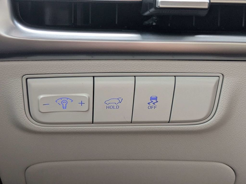 Used 2025 Gray Hyundai SEL Convenience image 28