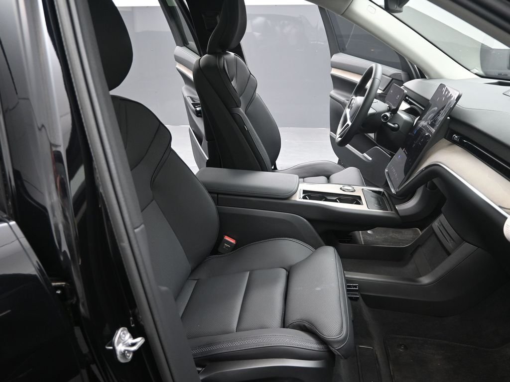 2025 Volvo EX90 Plus - Photo 26